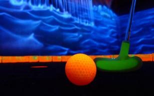 Glow in The Dark Mini Golf