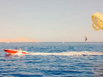 Parasailing image