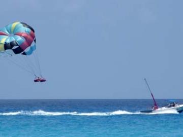 Parasailing image