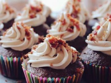 Cake Decorating image
