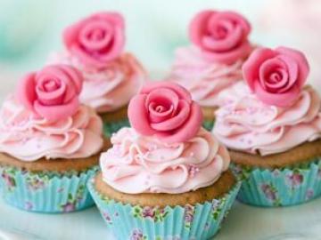Cake Decorating image