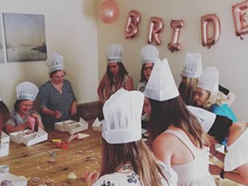 Mobile Cupcake Decorating image