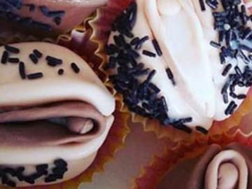 Red Light Photoshoot and XXX Cupcake Workshop image