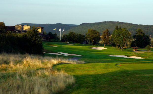 Manor House Hotel (1 Night + 2 Rounds)