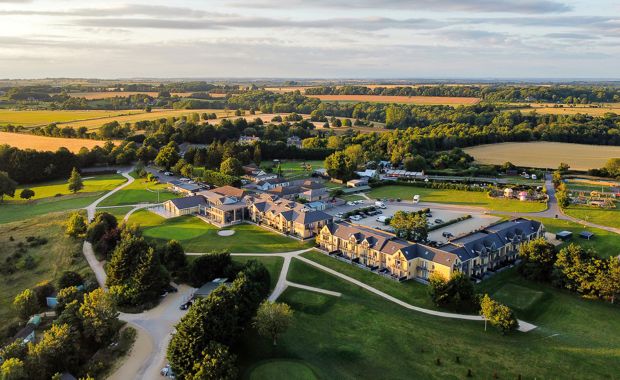 Cotswold Hotel & Spa (2 Nights, B&B + 3 Rounds)