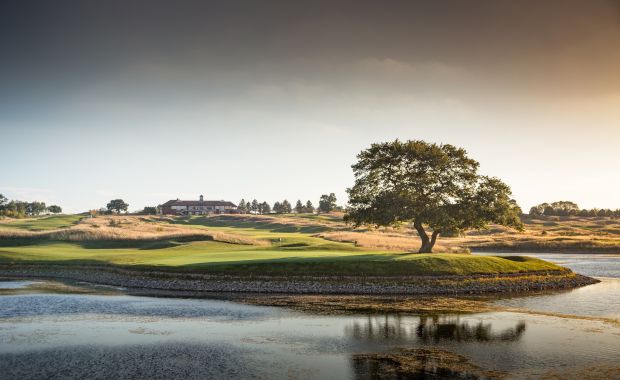 The Oxfordshire Golf Hotel (1 Night + 2 Rounds)