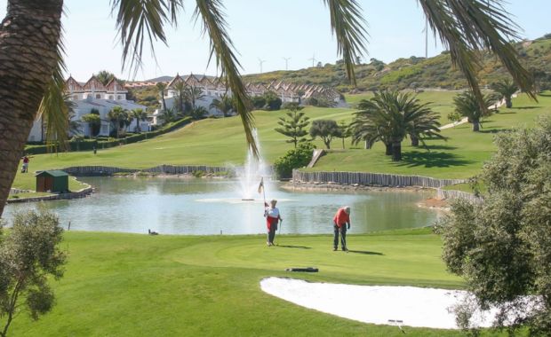 Duquesa Golf Club (7 Nights + 5 Rounds)