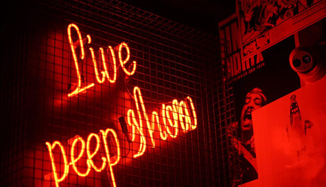 red light district tour image