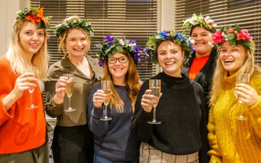 mobile flower crown workshop image