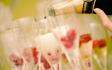 champagne hen brunch image