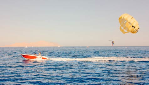 parasailing image