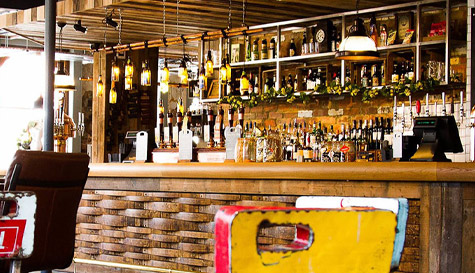 beer tasting and meal image