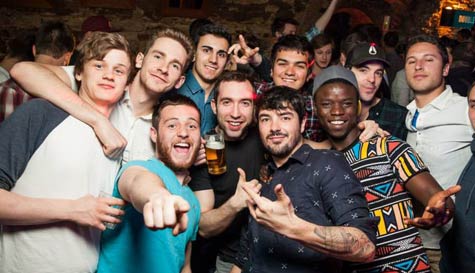 bar crawl image
