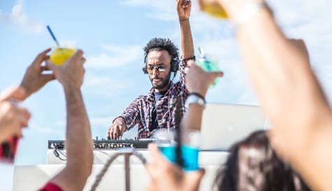 pukka up boat party image