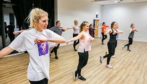 hip hop dancing image