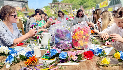 floral wreath making image