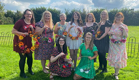floral wreath making image