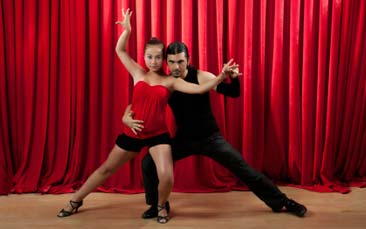 salsa dancing class image