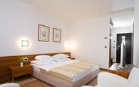 hotel laguna image