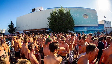 pool party image