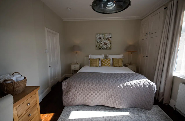 Bath accommodation