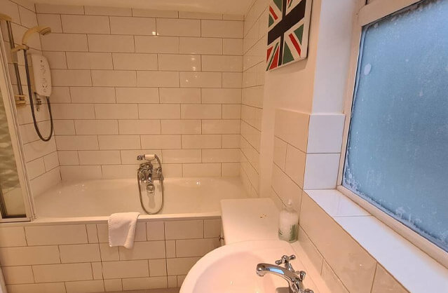 Bath accommodation