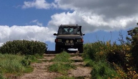 4x4 driving image