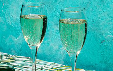bottomless brunch - las iguanas image
