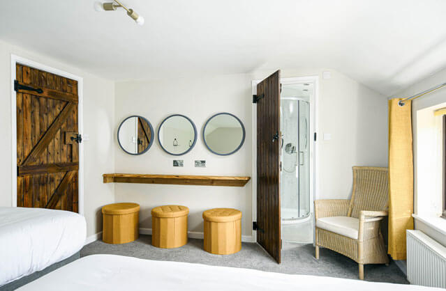 Bath accommodation