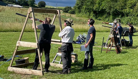 clay pigeon shooting image