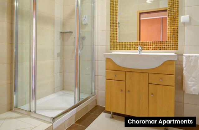 budget hotel or apartments image