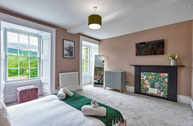 owen manor image