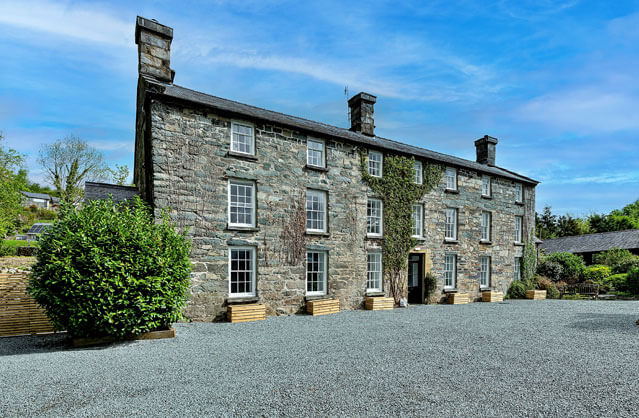 owen manor image