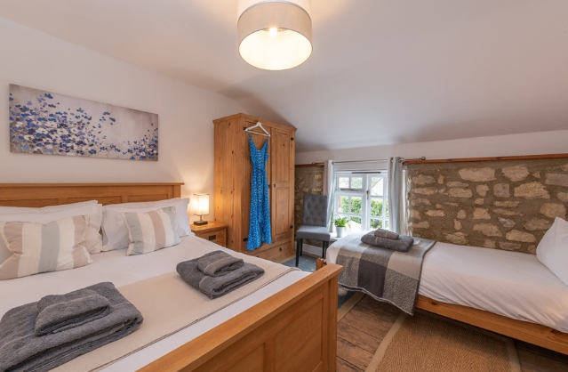 Thurlbear Cottage and Barn