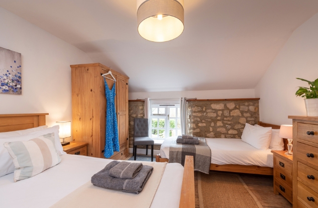 Thurlbear Cottage and Barn