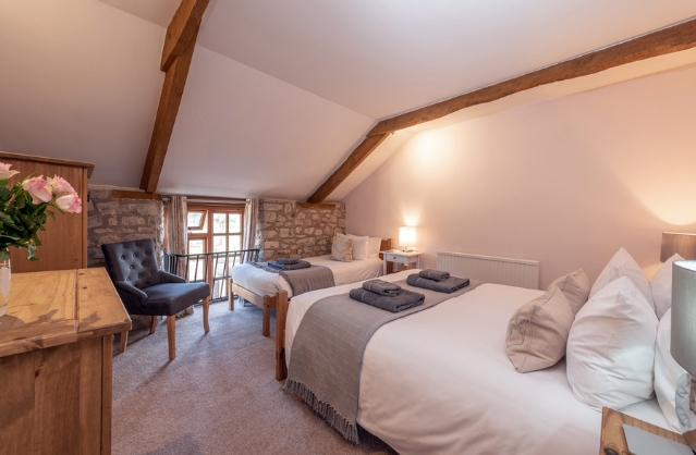 Thurlbear Cottage and Barn