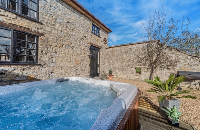 Thurlbear Cottage and Barn