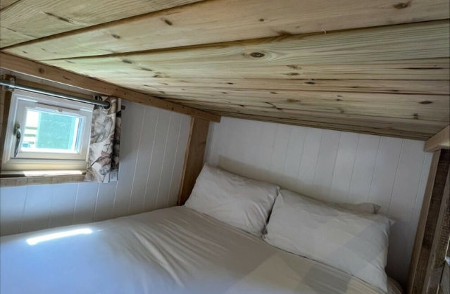 westune shepherd's huts image