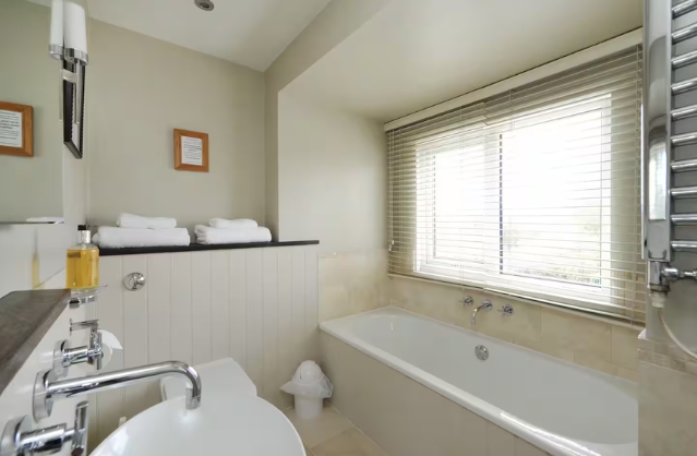 Bath accommodation