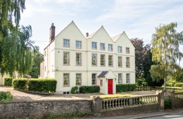 Bath accommodation