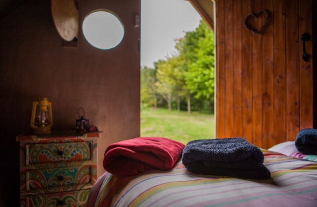 kingly glamping image