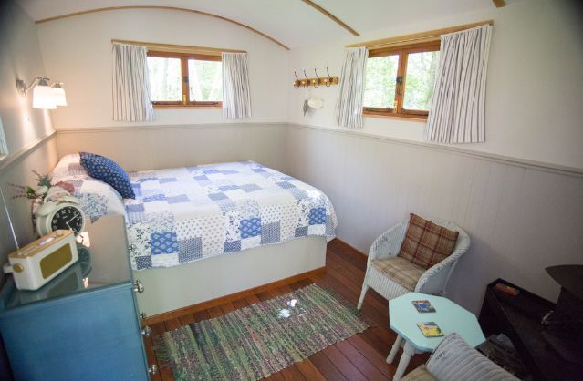 kingly glamping image