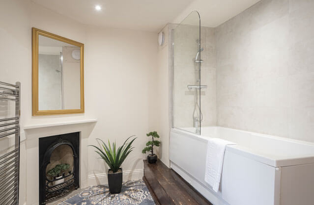 Bath accommodation