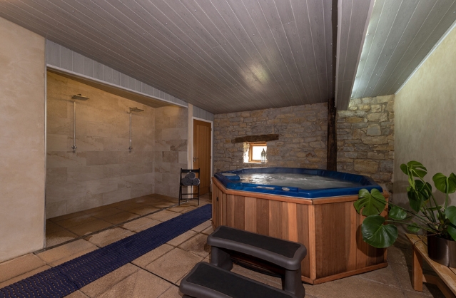 Thurlbear Cottage and Barn