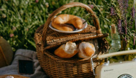 breakfast hamper image
