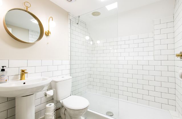 Bath accommodation