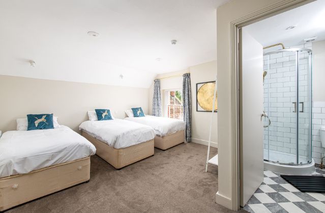 Bath accommodation