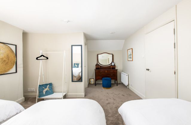 Bath accommodation
