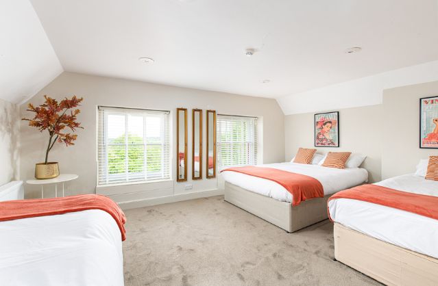 Bath accommodation