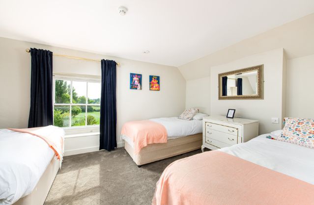 Bath accommodation